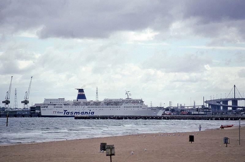 WT 0400 074-17 Australia.jpg